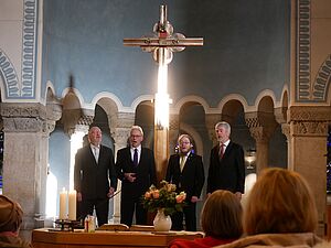 AGWA in einer Kirche beim Singen