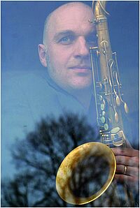 Mann mit Saxophon