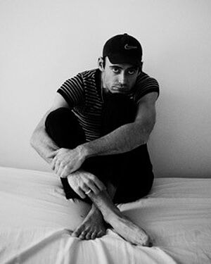 Paul Blume vor weißem Hintergrund